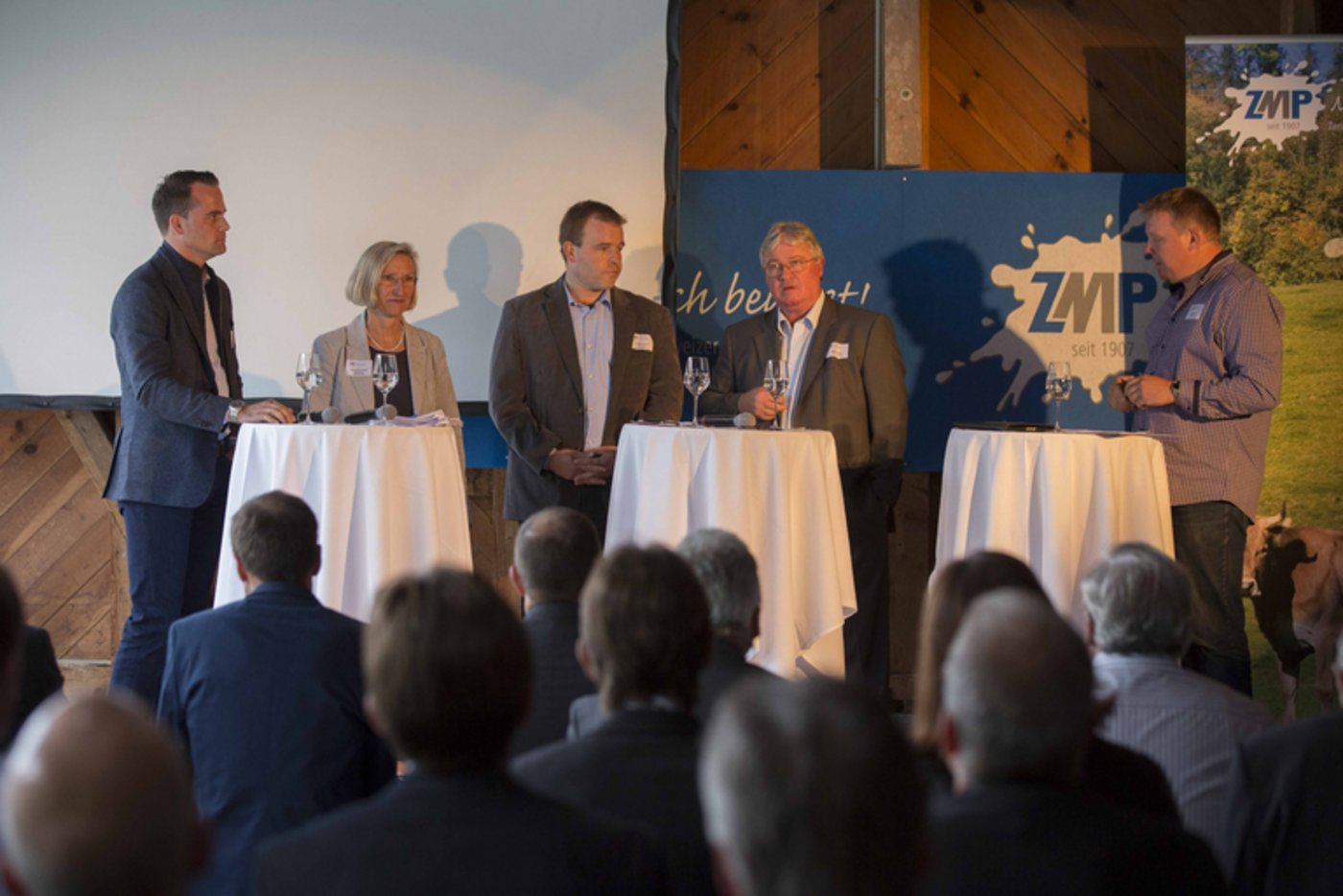 In einer Arena wurden Alternativen zum Schoggi-Gesetz diskutiert. (Bild zvg)