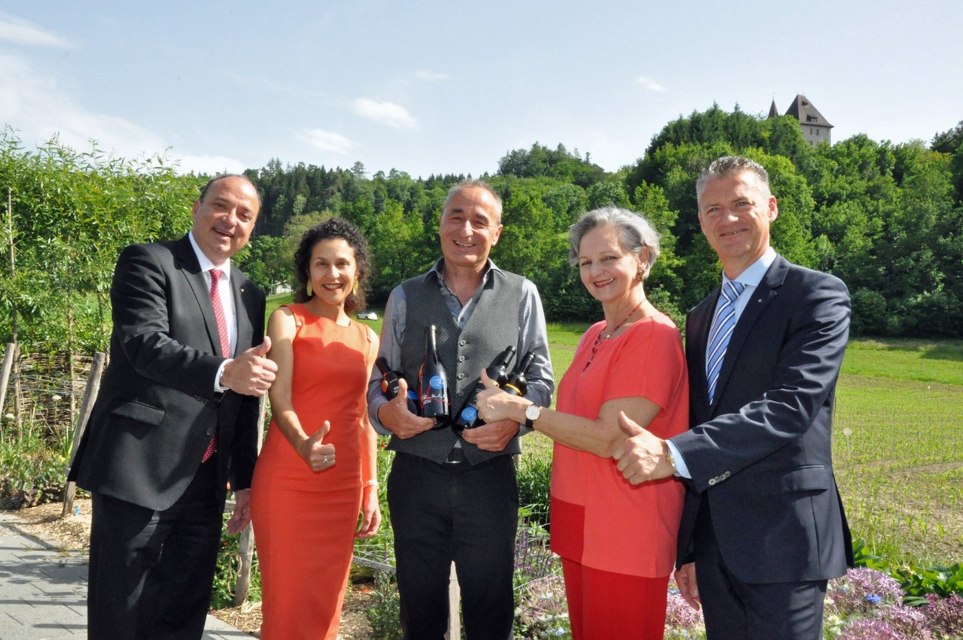 v.l.n.r. Dr. Markus Dieth, Landstatthalter; Vincenza Trivigno, Staatsschreiberin; Johannes Muntwyler, Direktor des Circus Monti; Renata Siegrist-Bachmann, Gros0sratspräsidentin; Roland Michel, Präsident Branchenverband Aargauer Wein (Bilder Kanton Aargau)