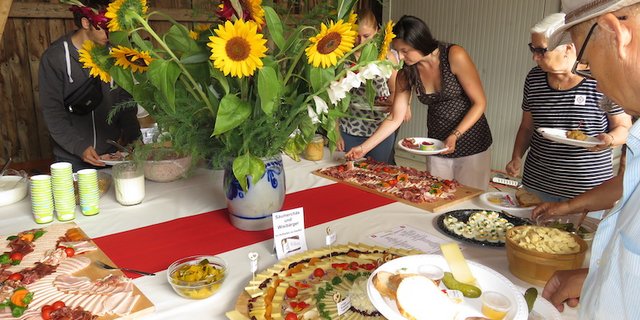 Ganz so entspannt werden die Gäste am diesjährigen 1.-August-Brunch ihren Zmorgen nicht geniessen können. (Archivbild BauZ)