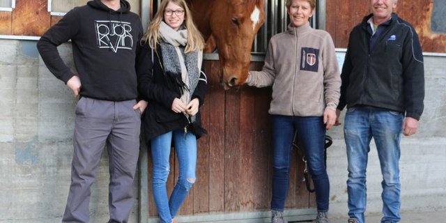 Sind aufs Pferd gekommen: Christian, Alena, Doris und Hitta Mehli. (Bilder Eveline Dudda)
