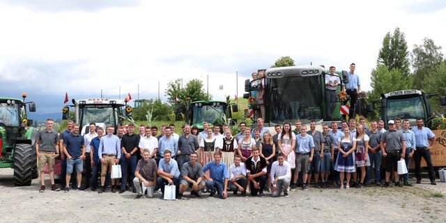 82 junge Berufsleute haben ihren Abschluss am LZ Liebegg gefeiert.