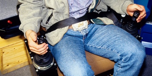 Bei Traktoren die über 40 km/h fahren sind Gurten vorgeschrieben. (Bild zVg)