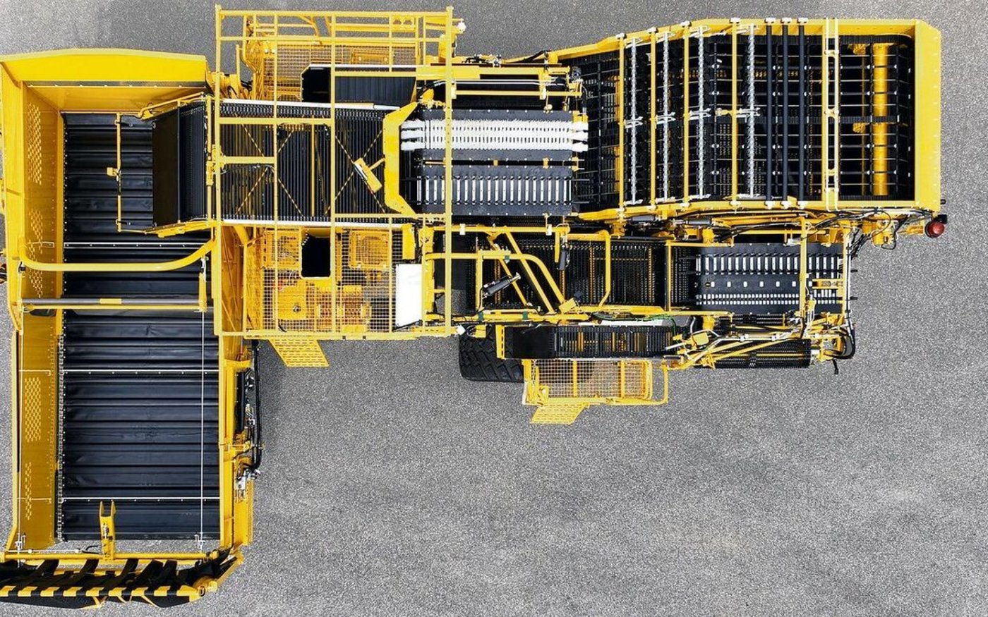 Ein faszinierender Blick von oben herab ins komplexe «Innenleben» eines Ropa-Kartoffelroders «Keiler 2 Doubleselect». 