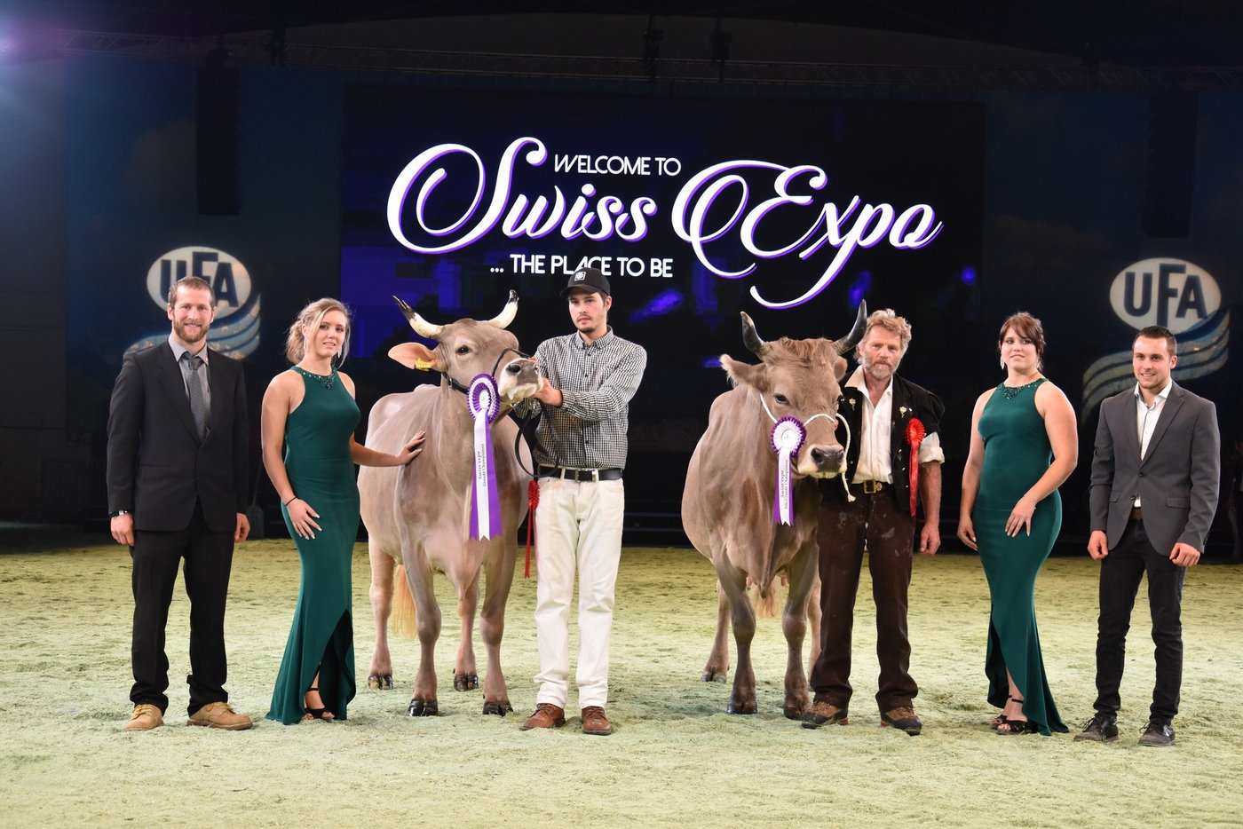 Die Grande Championne Voran Viona (links) von René Imoberdorf, Münster und die Reserve Markus Pamela von Samuel Bergmann, Matten BE.