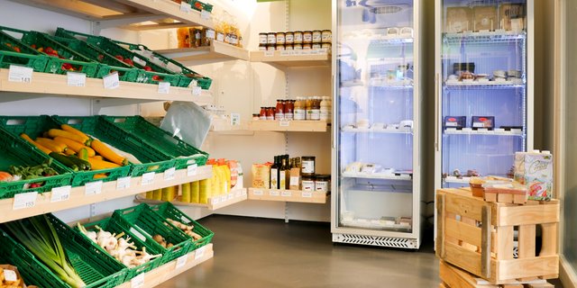 Das Sortiment der Rüedu-Hofläden umfasst Milch- und Fleischprodukte, Backwaren, Kaffe, Pasta usw. Man handle fair und partnerschaftlich. (Bild ruedu.ch)