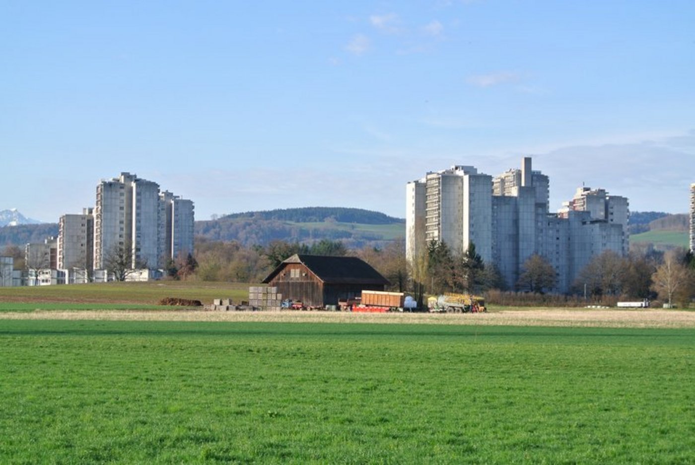 Heute geschehen die meisten Enteignungen wegen Infrastruktur-Projekten. (Symbolbild BauZ)