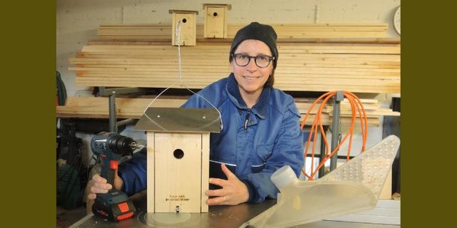 Mit ihren günstigen, aber hochwertigen Nistkästen möchte Franziska Curcio Landwirte und die Biodviersität unterstützen. Ausserdem baut sie eine alternative Organisation für das Nutztierwohl auf. (Bild Curcio)