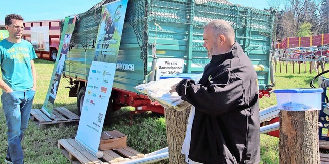 Daniel Haffa leistete punkto Recycling von Siloballenfolien Pionierarbeit. Er erklärte den Besuchern, wie es dazu kam.