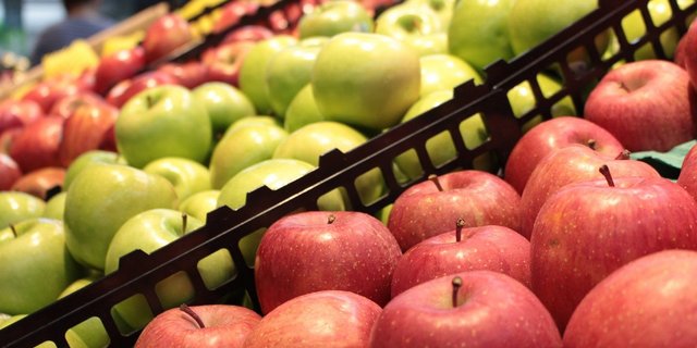 Jenseits der Schweizer Grenze locken günstige Preise. Dafür nimmt man durchschnittlich 40 Minuten Fahrzeit auf sich, das Ausmass des Einkaufstourismus wird auf jährlich 8 Milliarden Franken beziffert. (Bild Pixabay)