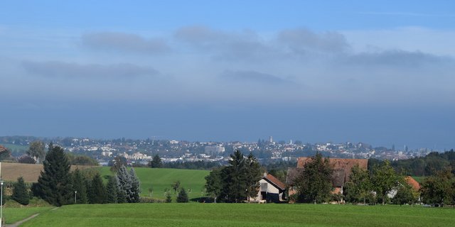 Der Oberthurgau, hier mit der Stadt Arbon im Hintergrund, ist heute schlecht ans nationale Strassennetz angeschlossen. Das soll sich durch den Bau der BTS ändern. (Bild Stefanie Giger)