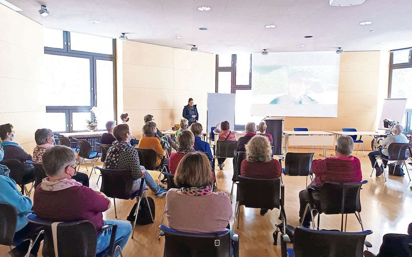 «Zu Fuss durch den Himalaja»: Referentin Maria-Theresia Zwyssig nahm die Bäuerinnen mit auf die Reise.