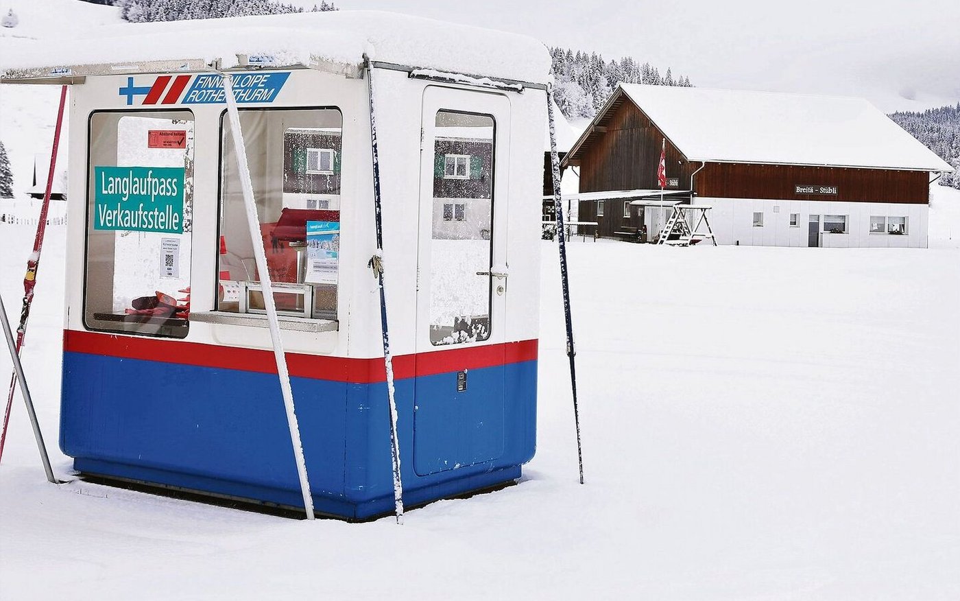 Ideal gelegen, nahe beim Bahnhof und beim Start der Langlaufloipe, das «Breitä-Stübli».  