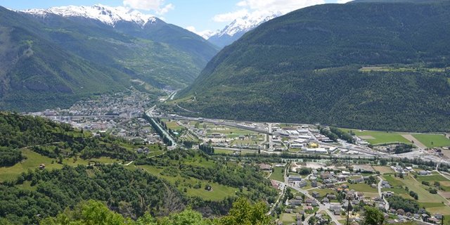 Die Rhone bei Visp: Hier soll das Ufer des Flusses aufgewertet werden. (Bild Wikimedia)