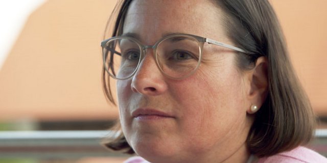 Sarah Schädeli ist Bäuerin und eine der porträtierten Frauen in der SRF-Sendung "Dok" vom Donnerstag. (Bild SRF)