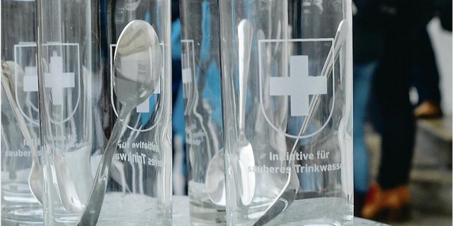 Sauberes Trinkwasser – nur einer von zig Ansprüchen, die an die Landwirtschaft gestellt werden. (Bild hja)