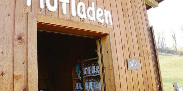 Blick in den Hofladen von Familie Niederberger in Kriens. Solche Regio-Produkte aus der Pilatus-Region sollen mit dem neuen Label gefördert werden.(Bild zVg)