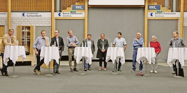 Noch stehen die Kandidierenden in den Startlöchern und hören den Einführungsreden zu. Dann aber entwickelt sich ein Feuerwerk an engagierten Voten und Diskussionen für eine zukunftsfähige Landwirtschaftspolitik. 