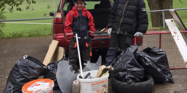 Die beiden jungen Abfall-Helden haben eine grosse und sinnvolle Arbeit geleistet. Sie werden selbst wohl kaum dereinst zu Abfall-Sündern werden. (Bild zVg)