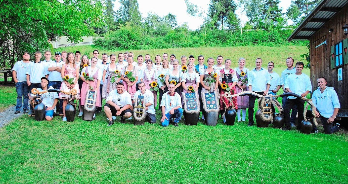 Die Absolventen der Ausbildung zum Landwirt und Landwirtin am BBZ Pfäffikon. 