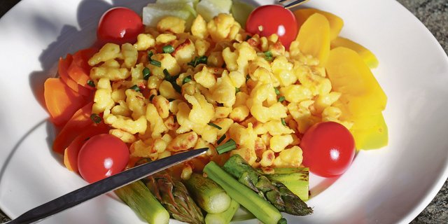 Knöpfli sind sehr variabel, passen in jede Saison und lassen sich auch gut vorbereiten. (Bild Ruth Aerni)