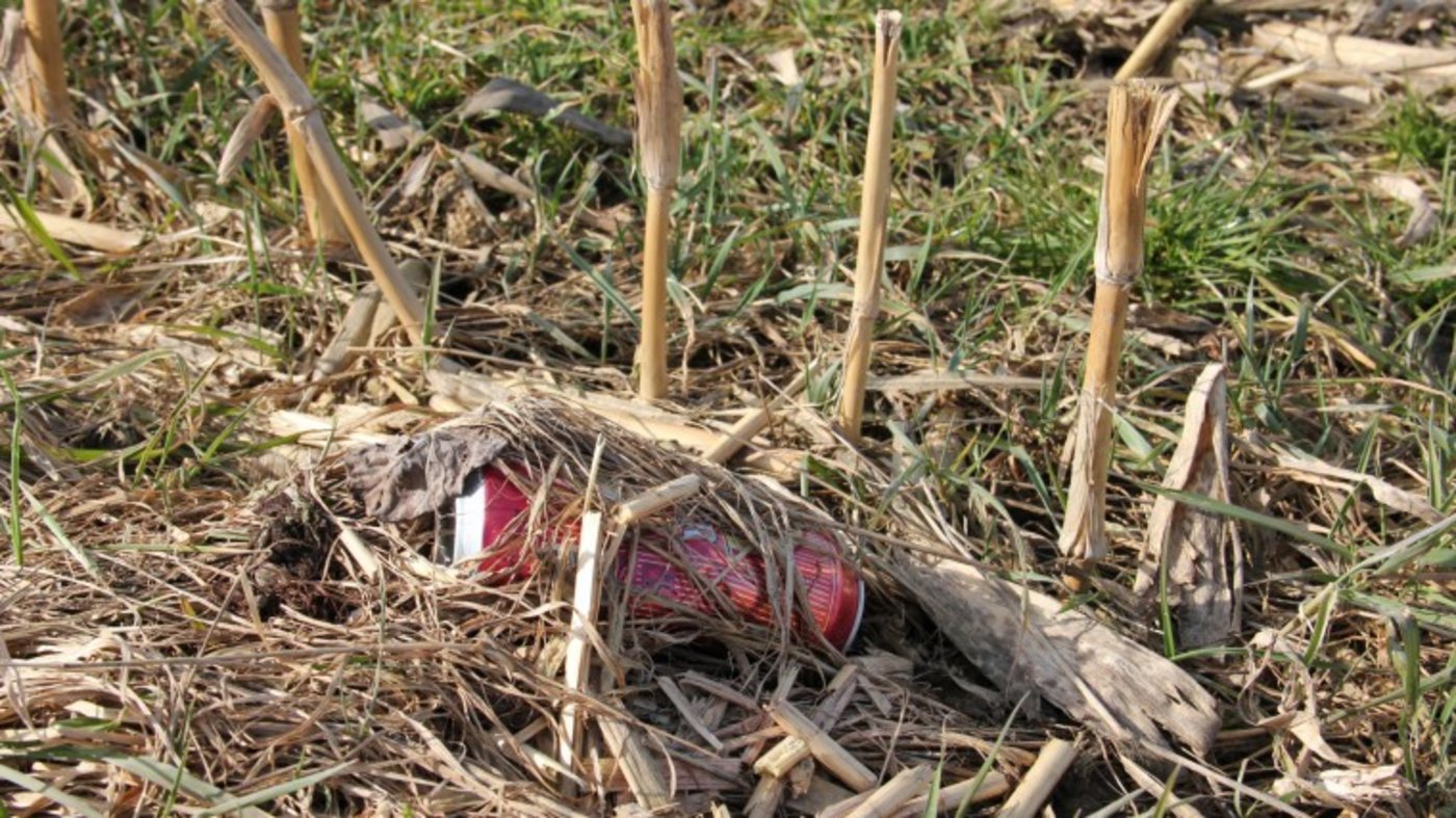 Achtlos weggeworfener Abfall ist ein Ärgernis und eine Gefahr für Tiere und Boden. (Bild zVg)