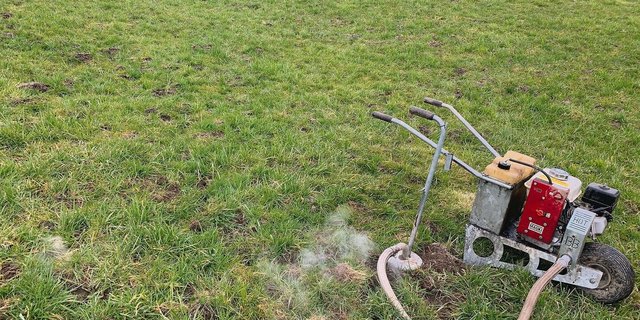 Zulässig ist die Bekämpfung von Mäusen mit Benzin-Vergasungsapparaten (Bild), nicht mehr aber mit Gasdetonationsapparaten. 