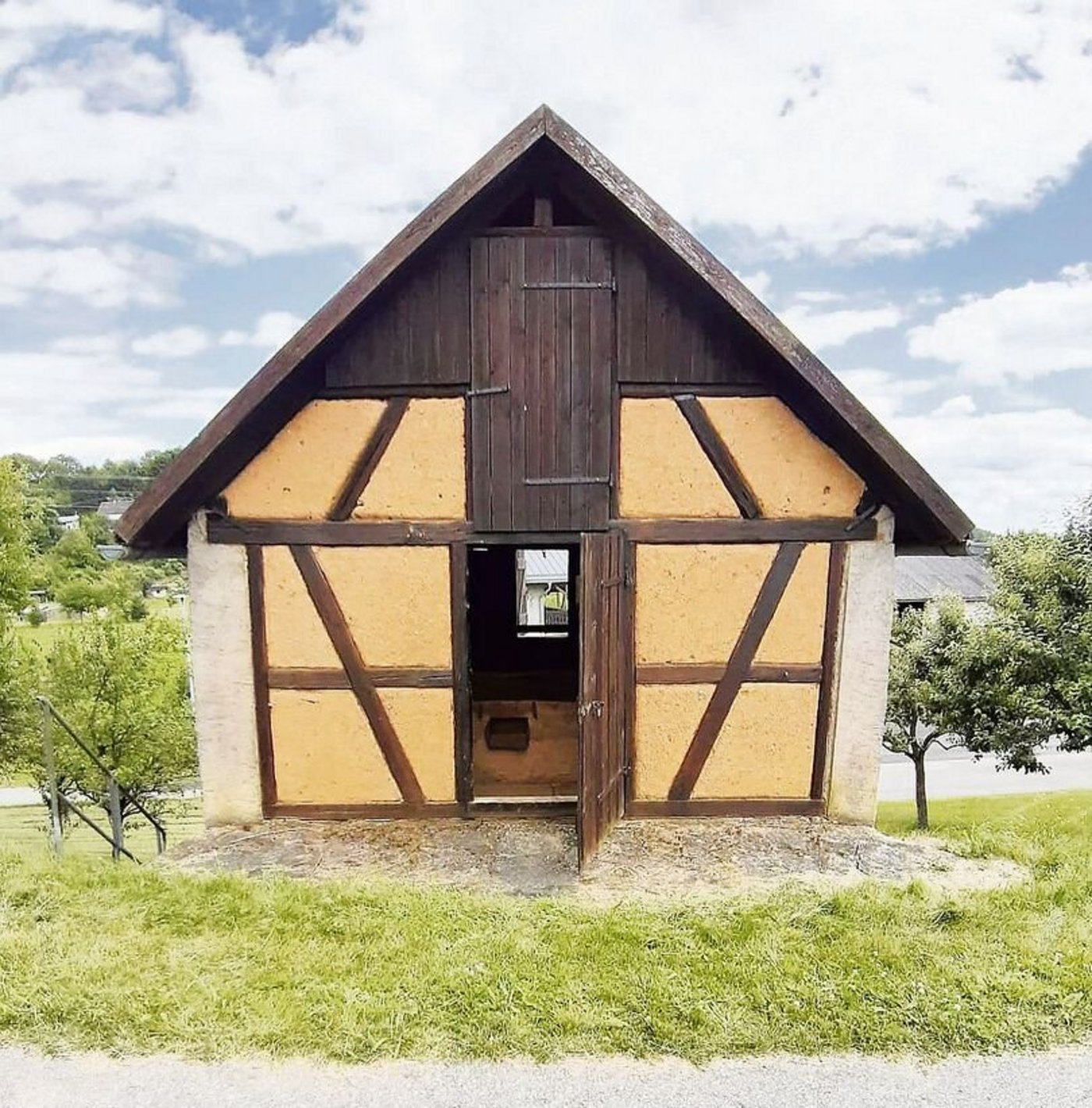 In solchen Darrhäusern trockneten früher die Dorfbewohner den Dinkel direkt nach der Ernte.