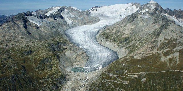 In den Alpen entstehen Wasserlieferanten wie Rhone und Rhein. Durch den Klimawandel kommen Sie zunehmend unter Druck. (Bild Wikimedia/Pegasus)