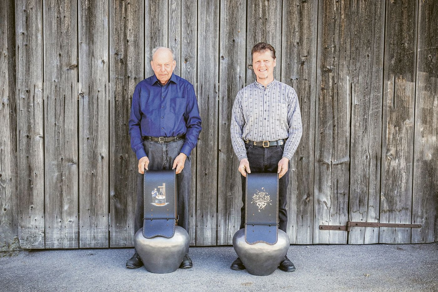 Ein Meister übergibt an seinen Schüler: Heinz Moser (links) und sein Nachfolger Niklaus Gerber. (Bild zVg Niklaus Gerber)