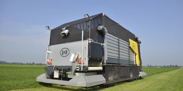 Der Lely Exos automatisiert die Ernte und Verfütterung von Frischgras. (Bilder Lely)