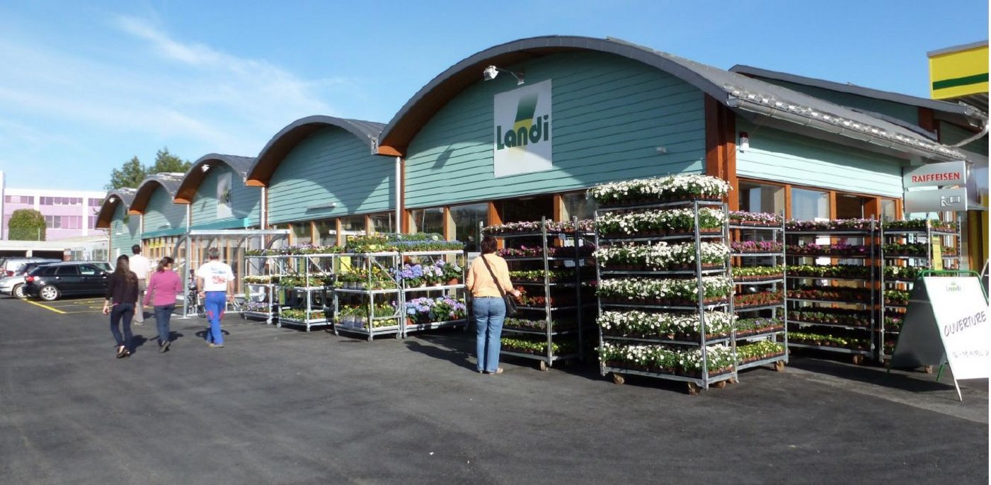 Insgesamt sank die Anzahl Standorte 2015 von 280 auf 276 Landi-Läden. (Bild Landi/zVg)
