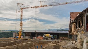 Bei der Stallplanung und dem Stallbau sollten die späteren täglichen Arbeitsabläufe berücksichtigt und möglichst effizient gestaltet werden.