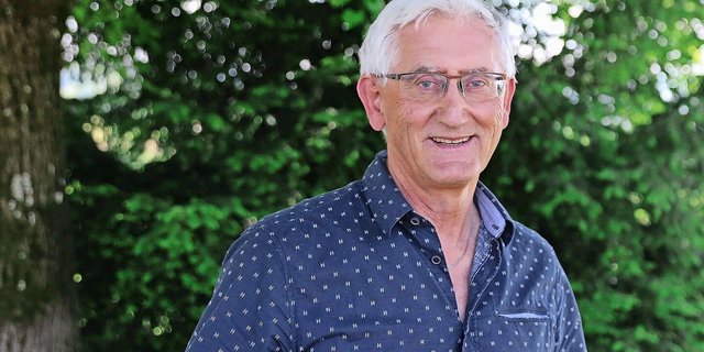 Markus Höltschi freut sich, zukünftig wieder mehr Zeit auf dem Landwirtschaftsbetrieb seines Sohnes verbringen zu können. 