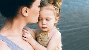 Alle Eltern kennen das: Es gibt gute und schlechte Tage. Wichtig ist, dass Kinder wissen, dass sie sich auf ihre Eltern verlassen können und so geliebt werden, wie sie sind.