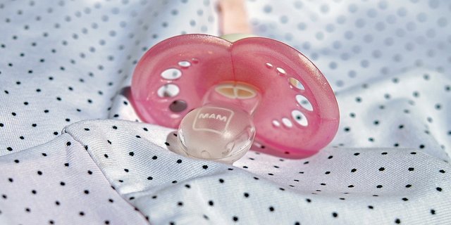 Die Geburt ihrer Enkelin lässt unsere Kolumnistin auch über die eigene Vergänglichkeit nachdenken. (Symbolbild Pixabay)