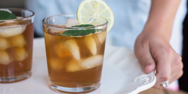 Zum Abkühlen im Sommer ein «Cold Brew Tea». (Symbolbild Pixabay) 