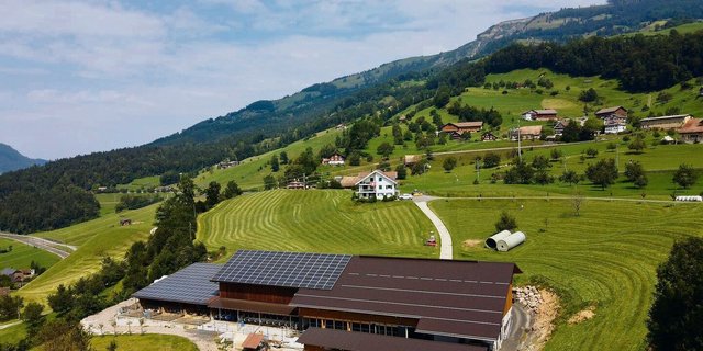 Mit einer Weiterbildungsoffensive im Rahmen der neuen Landwirtschaftsstrategie will der Kanton Schwyz die Strukturen von Bauernhöfen proaktiv beeinflussen.