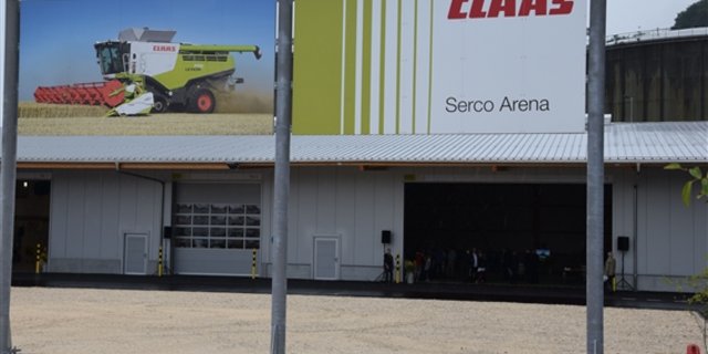 Die Serco-Arena der Serco Landtechnik AG in Oberbipp BE. (Bild jw)