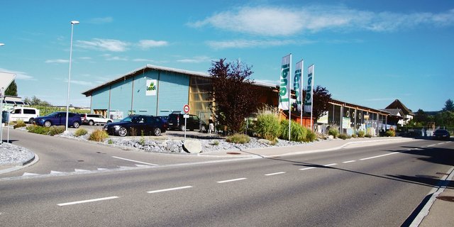 Zur Landi-Genossenschaft Untersee und Rhy gehören neben zwei Volg-Läden auch dieser Landi-Laden in Eschenz.(Bild Roland Müller)