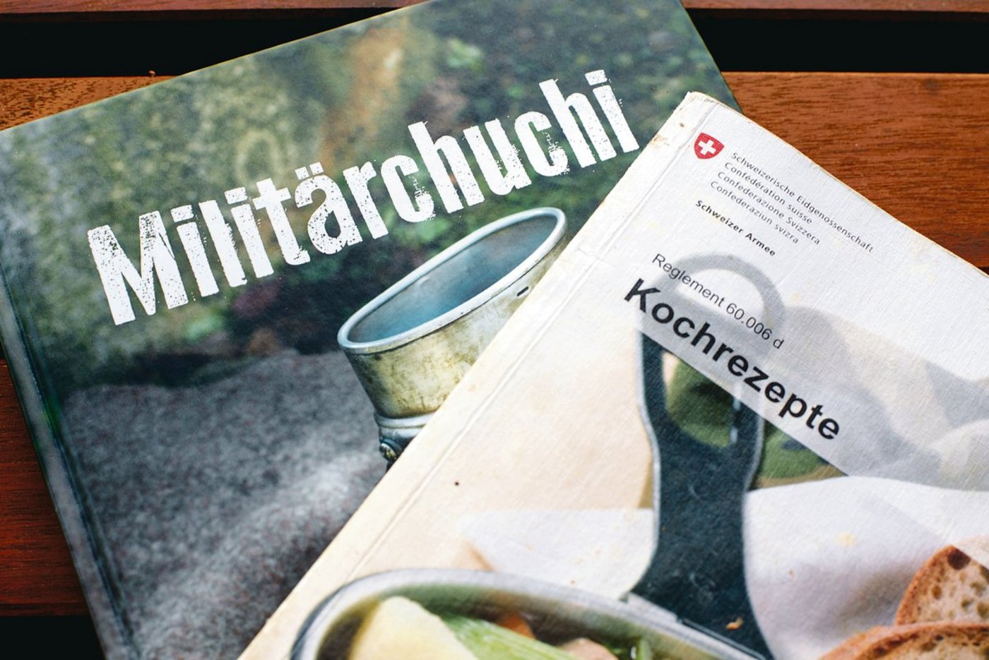 Das Armee-Kochbuch bildet die Grundlage für die «Militärchuchi» und ist deutlich umfangreicher.(Bild hja)