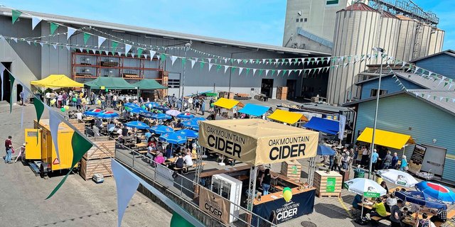 Bei schönstem Sonnenschein feierten unzählige Gäste von nah und fern das Landi-Fest in Marthalen. 