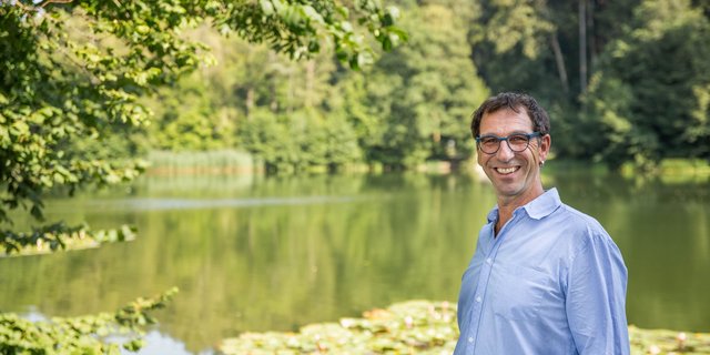 Cornel Rimle beantwortet Fragen aus dem Lebensalltag von Bäuerinnen und Bauern. (Bild zVg/Cornel Rimle)