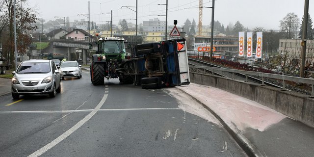 Der Unfall ging glimpflich aus: Verletzt wurde niemand. (Bilder Luzerner Polizei)