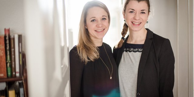 Die Gründerinnen von Sofaconcerts: Miriam Schütt und Marie-Lene Armingeon.