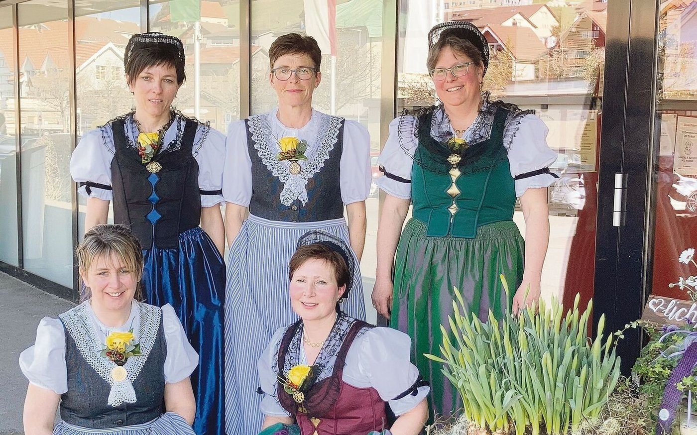 Der Kantonalvorstand (v. l. n. r.): Margrit Holderegger (sitzend), Rita Buff, Heidi Frischknecht, Vizepräsidentin Ruth Tanner (sitzend) sowie Präsidentin Simone Bischofberger.