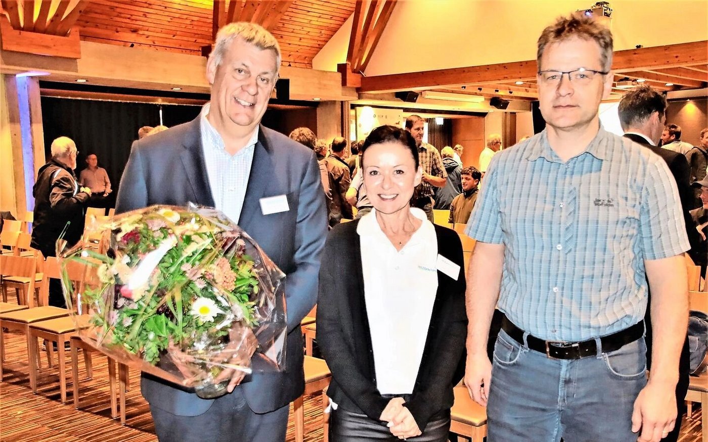 Der scheidende Verwaltungsratspräsident Viktor Häfeli (links) mit der neuen Geschäftsführerin Corina Amedieck und dem neuen VR-Präsidenten Konrad Nötzli.