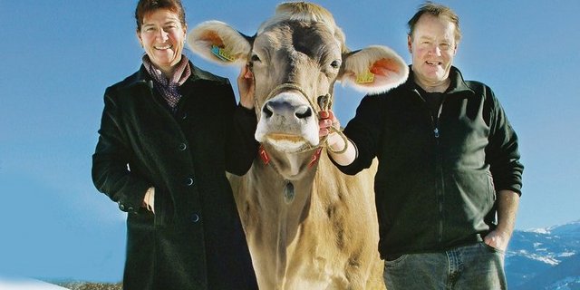 Adrian Arpagaus mit seiner Jongleur Elisa Anfang 2017. (Bild cap)