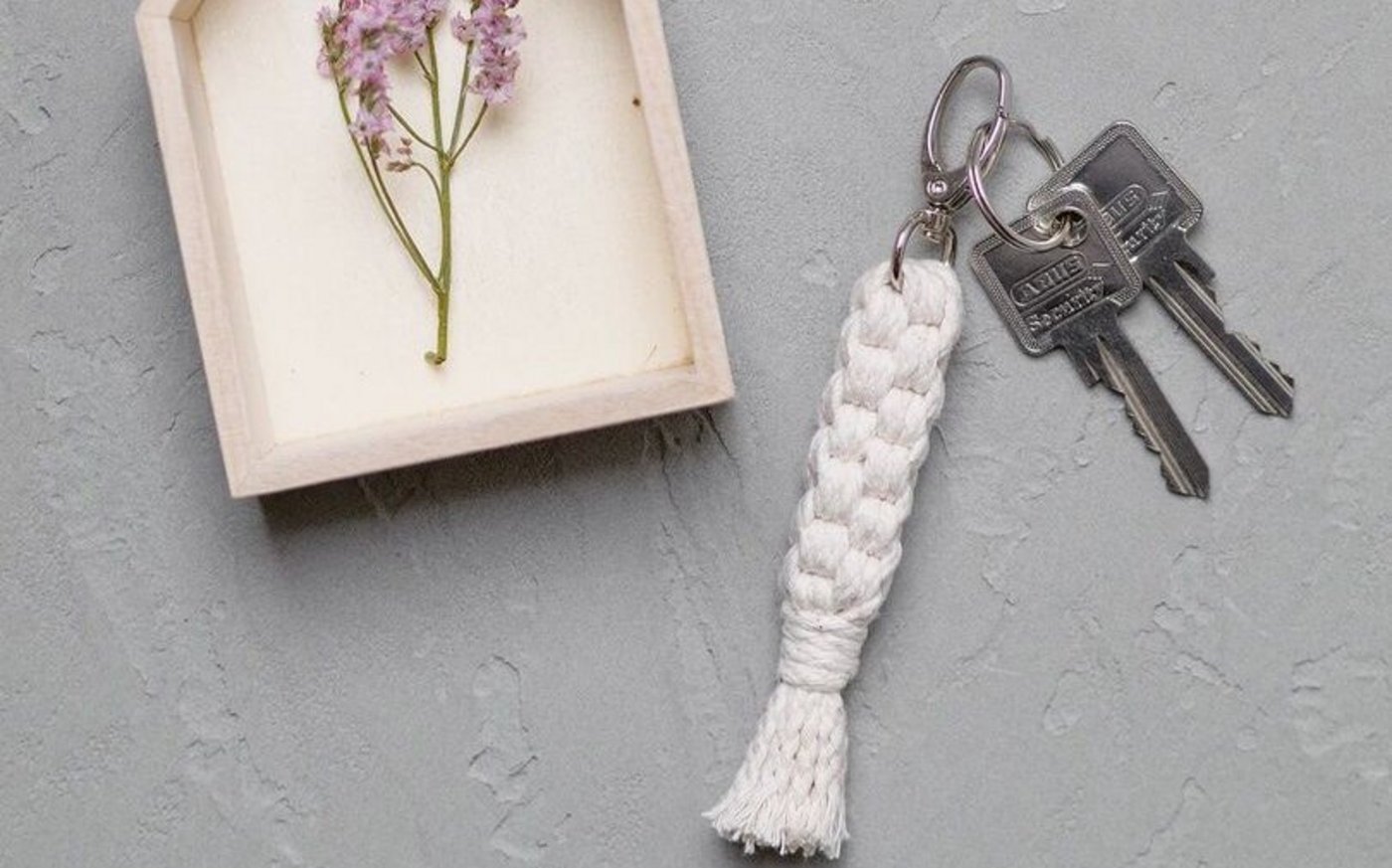 Schnell geknüpft: Makramee-Schlüsselanhänger. 
