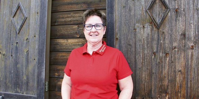 Vreni Bohl ist in verschiedenen Bereichen aktiv, unter anderem als Präsidentin des Bäuerinnenvereins Benken. 
