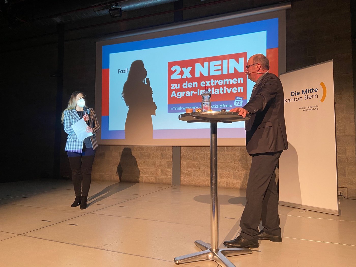 Markus Ritter ohne Gegner auf der Bühne in Langnau i.E. (Bild akr)